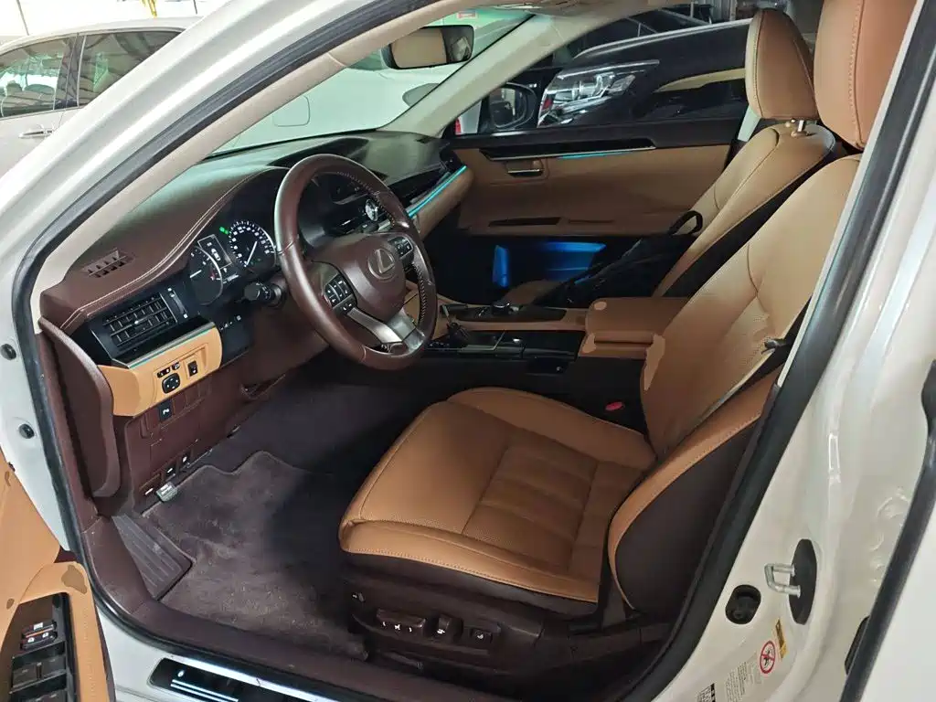 Lexus ES — миниатюра 15