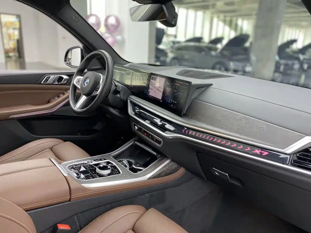 BMW X7 — миниатюра 21