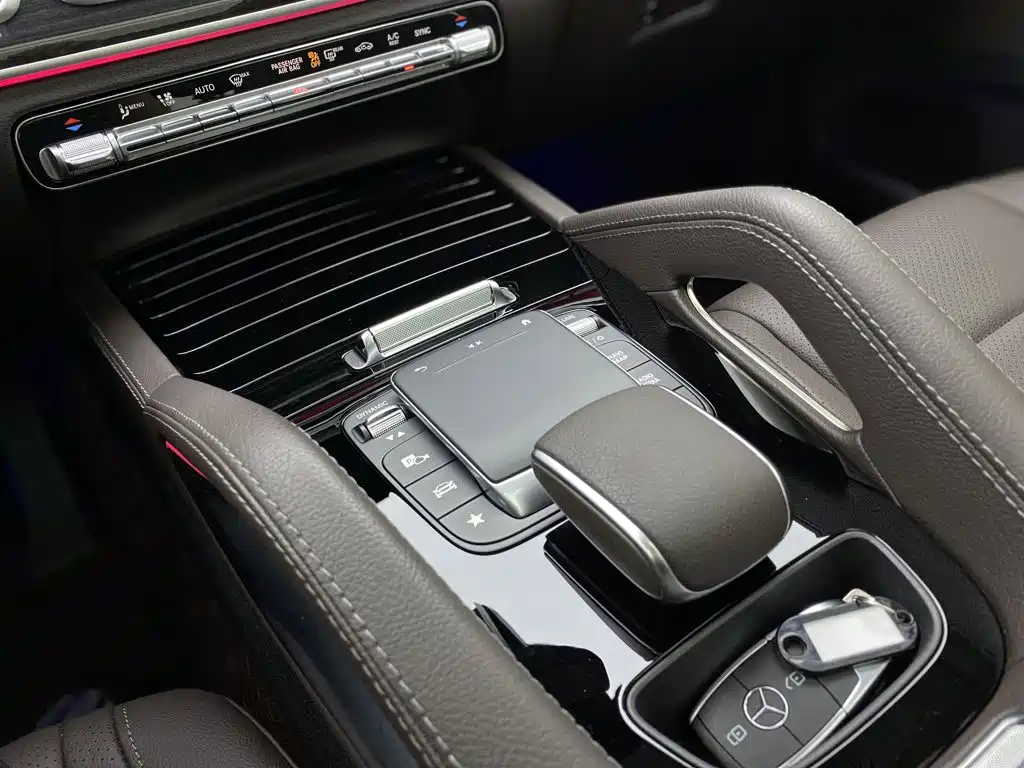 Mercedes-Benz GLE (Import) — миниатюра 23