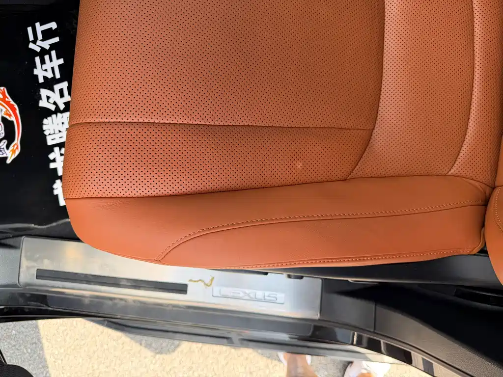 Lexus LX — миниатюра 10