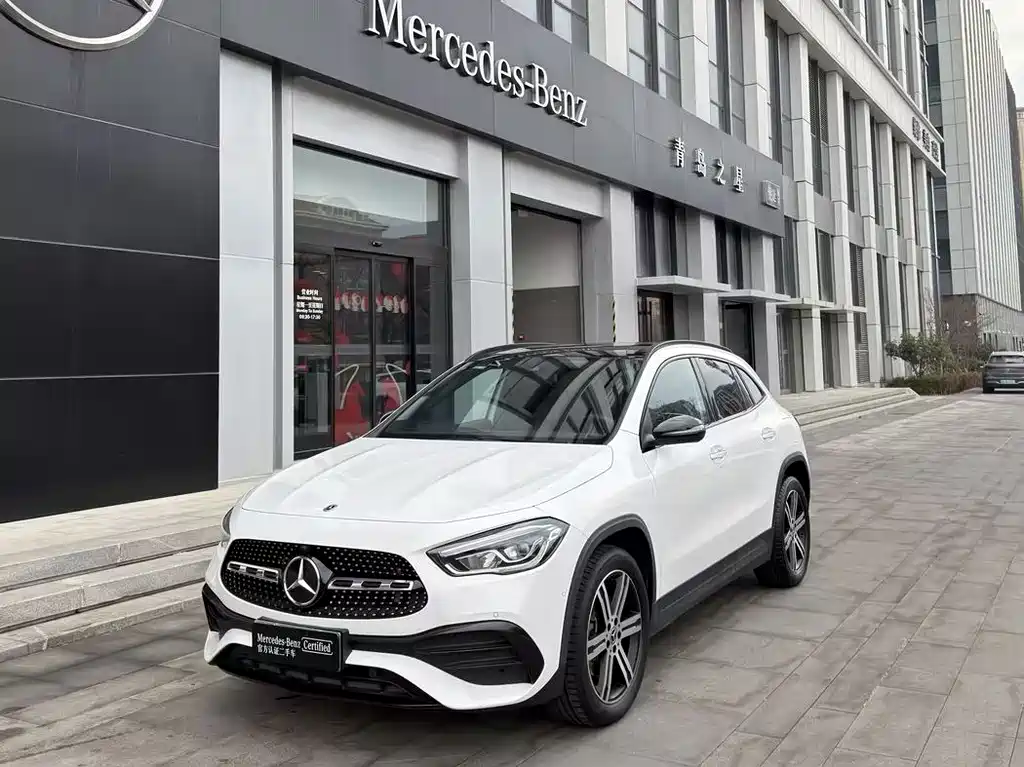 MERCEDES-BENZ GLA