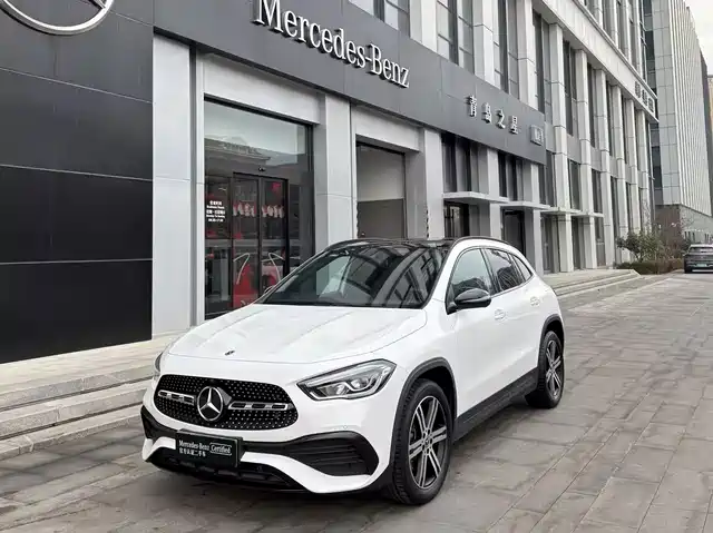 MERCEDES-BENZ GLA