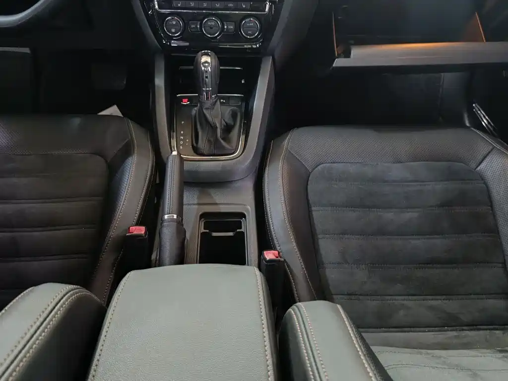 Volkswagen Sagitar — миниатюра 9