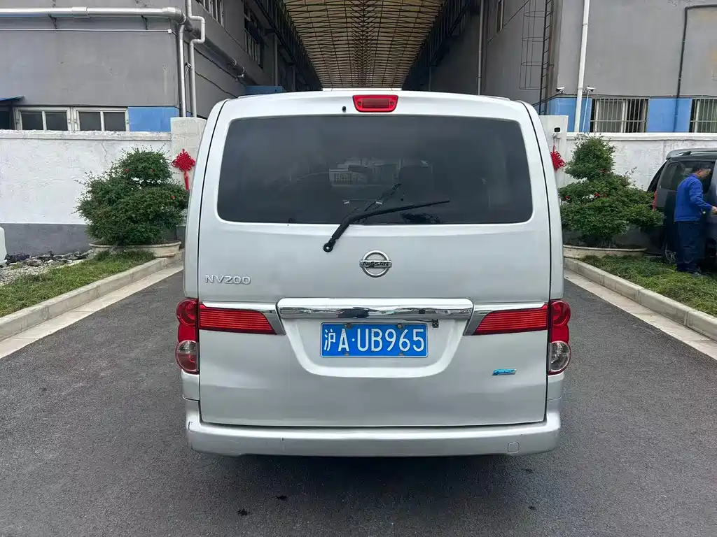 Nissan NV200 — миниатюра 12