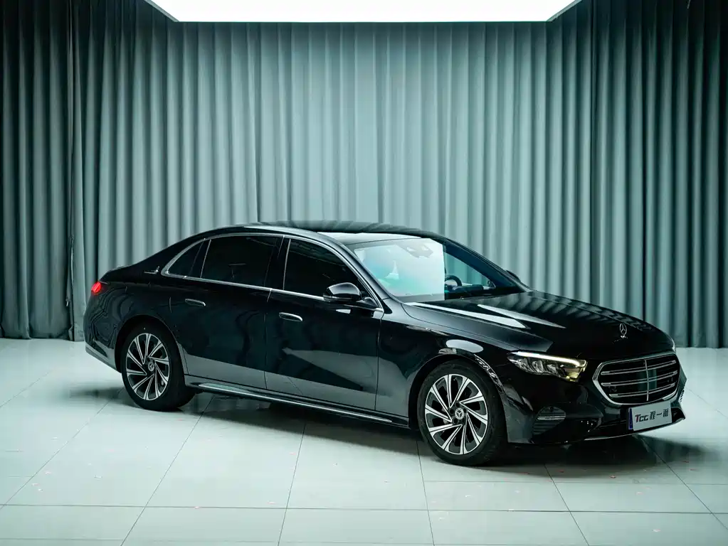 Mercedes-Benz E-Class — миниатюра 3