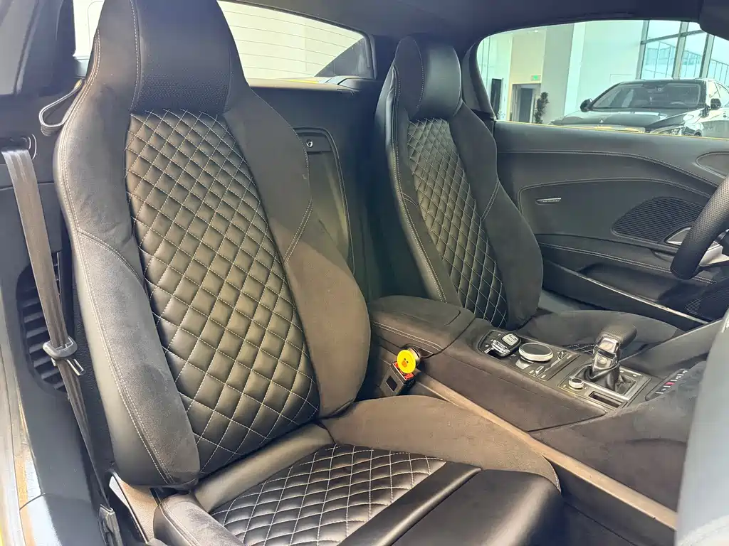 Audi R8 — миниатюра 12