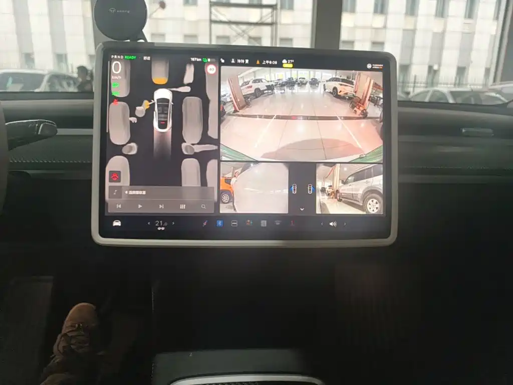 Tesla Model Y — миниатюра 13