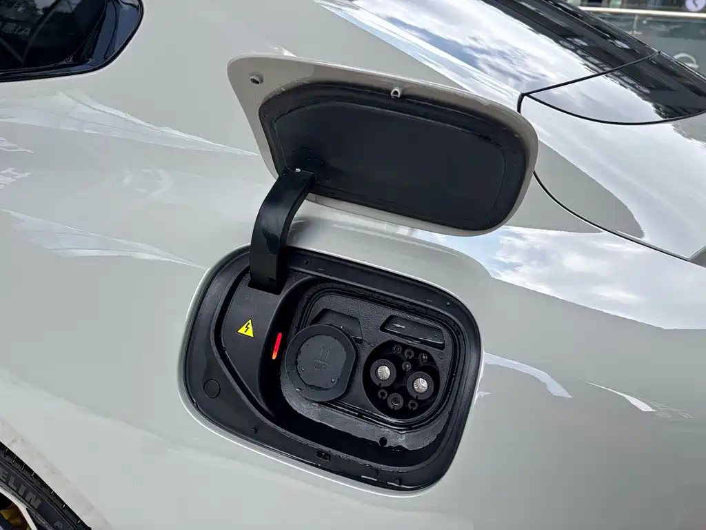 Xiaomi SU7 — миниатюра 36