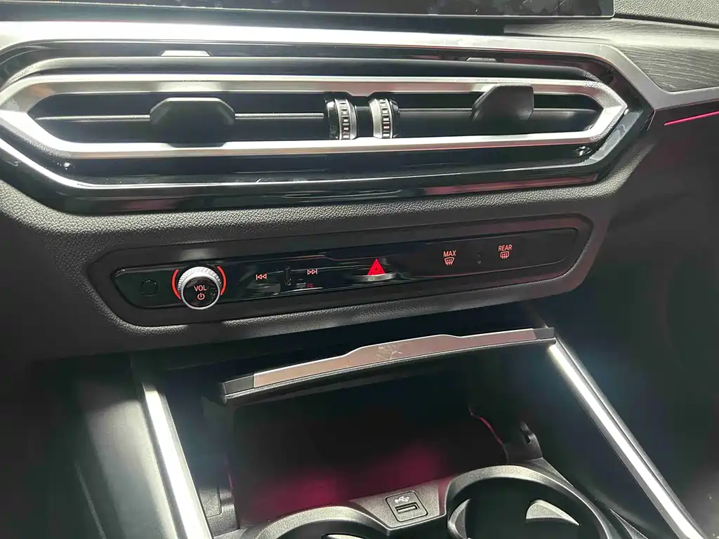 BMW 3 Series — миниатюра 17