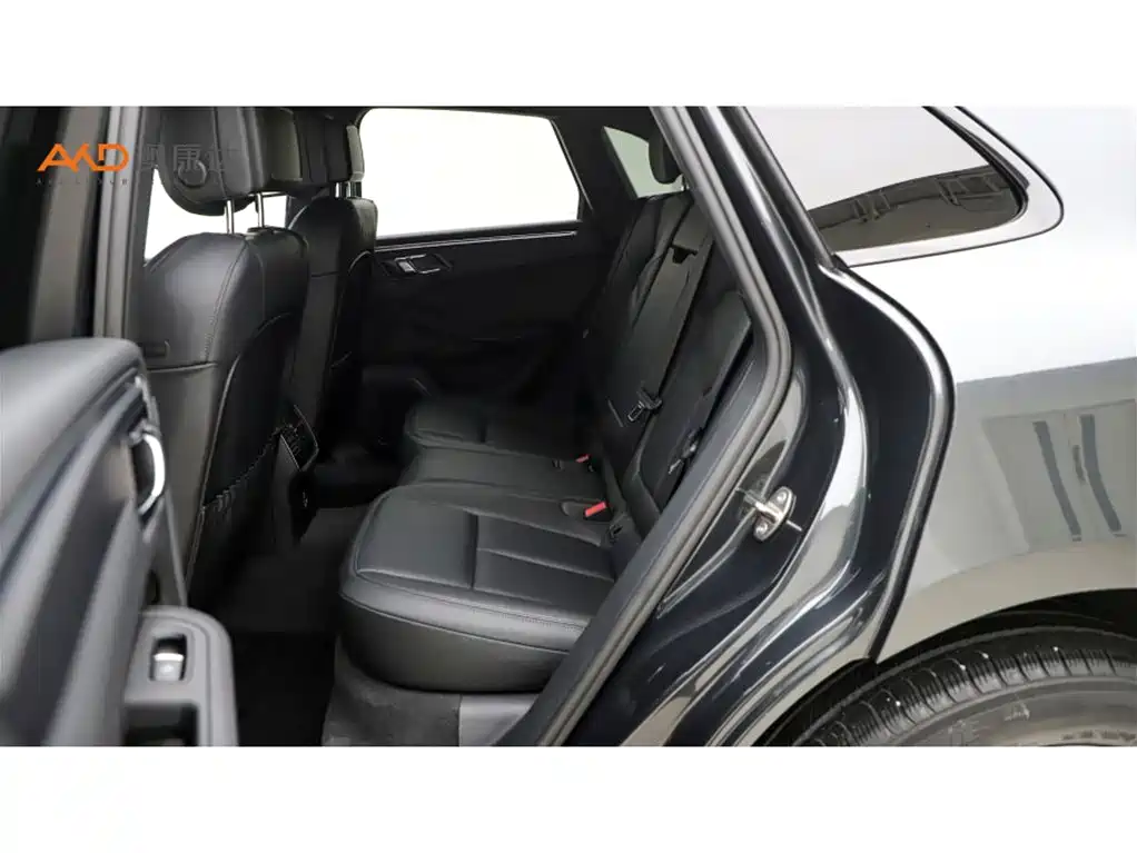 Porsche Macan — миниатюра 7