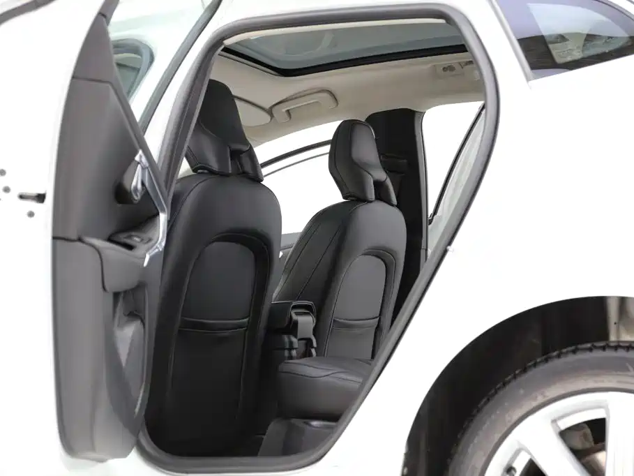 Volvo V40 — миниатюра 6