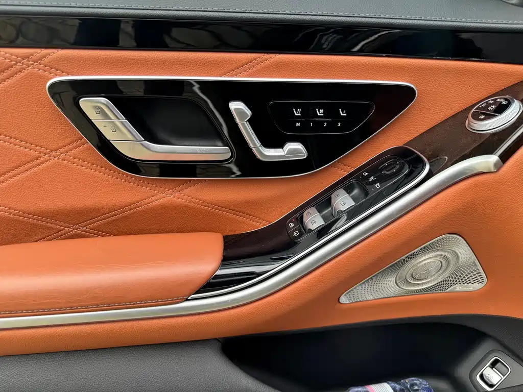 Mercedes-Benz S-Class — миниатюра 12