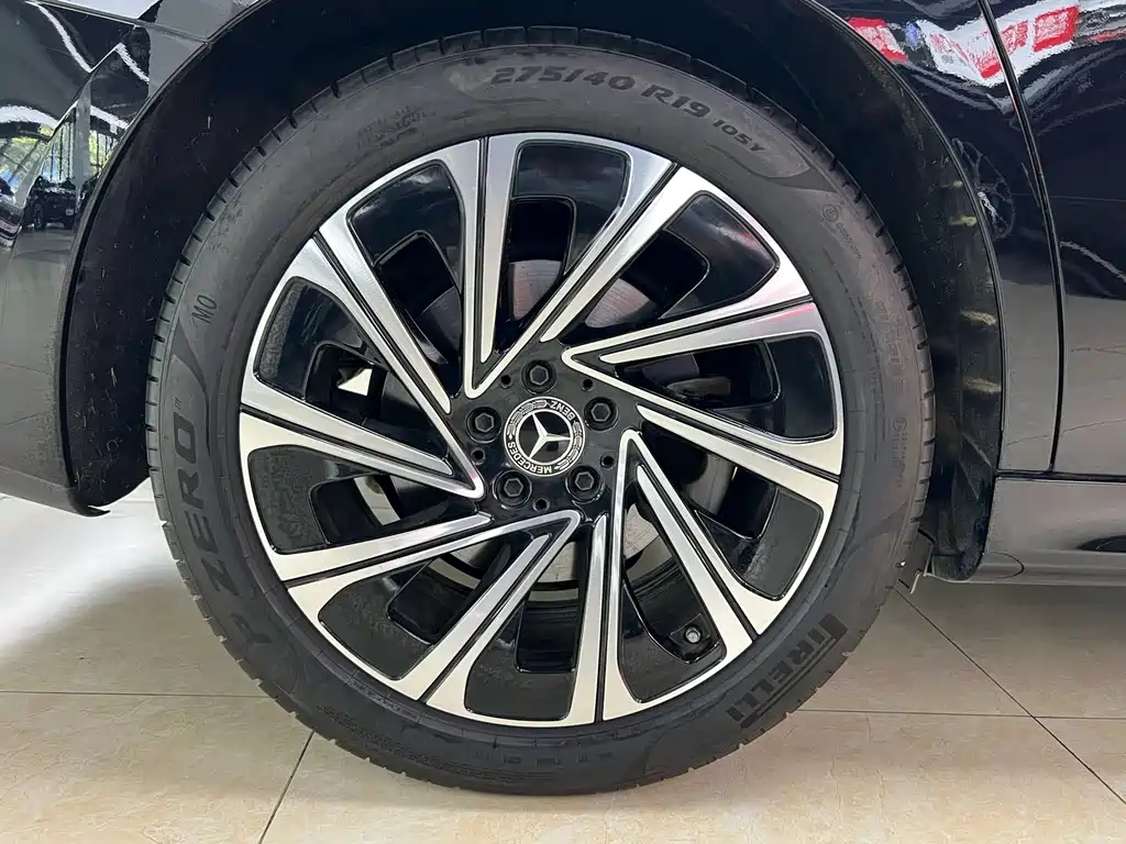 Mercedes-Benz E-Class — миниатюра 29
