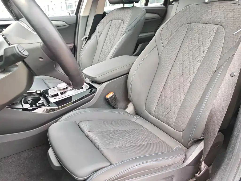 BMW iX3 — миниатюра 13