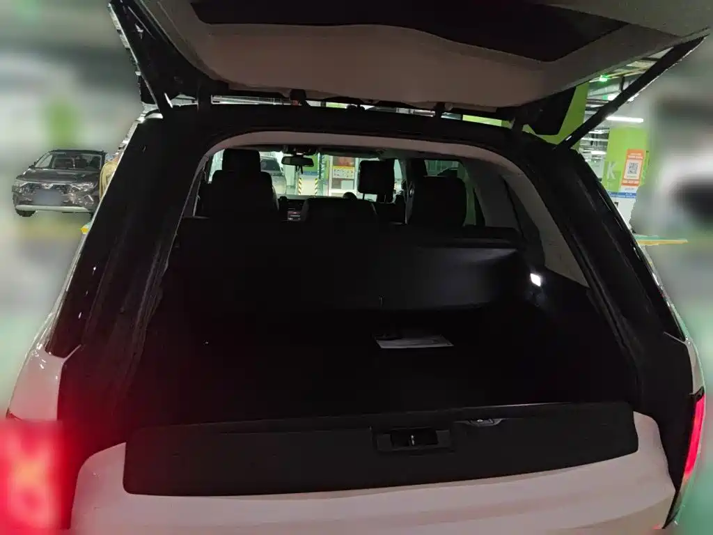Land Rover Range Rover — миниатюра 10