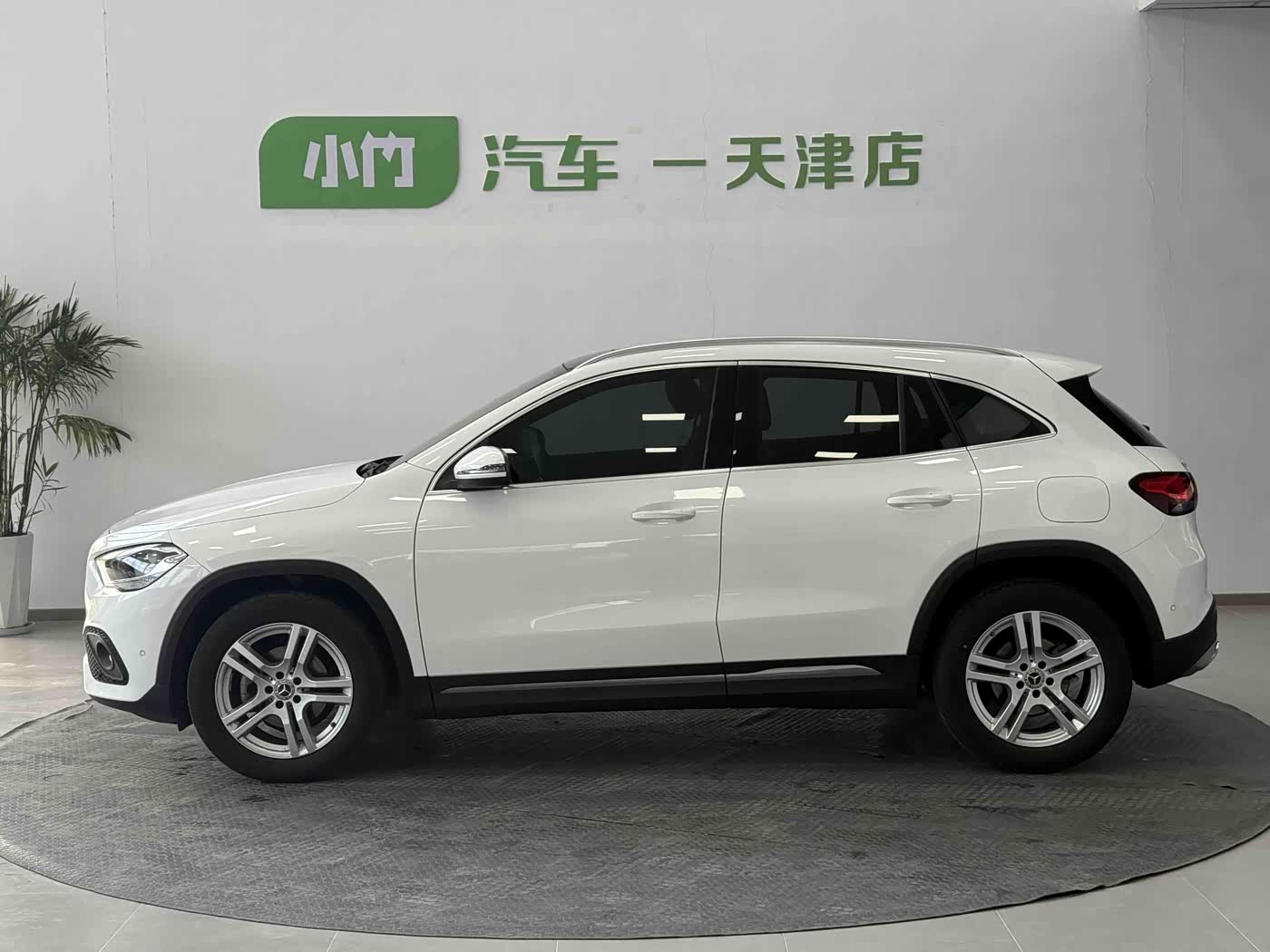 Mercedes-Benz GLA 1.3 л 2022 г. Белый, пробег 39400 км