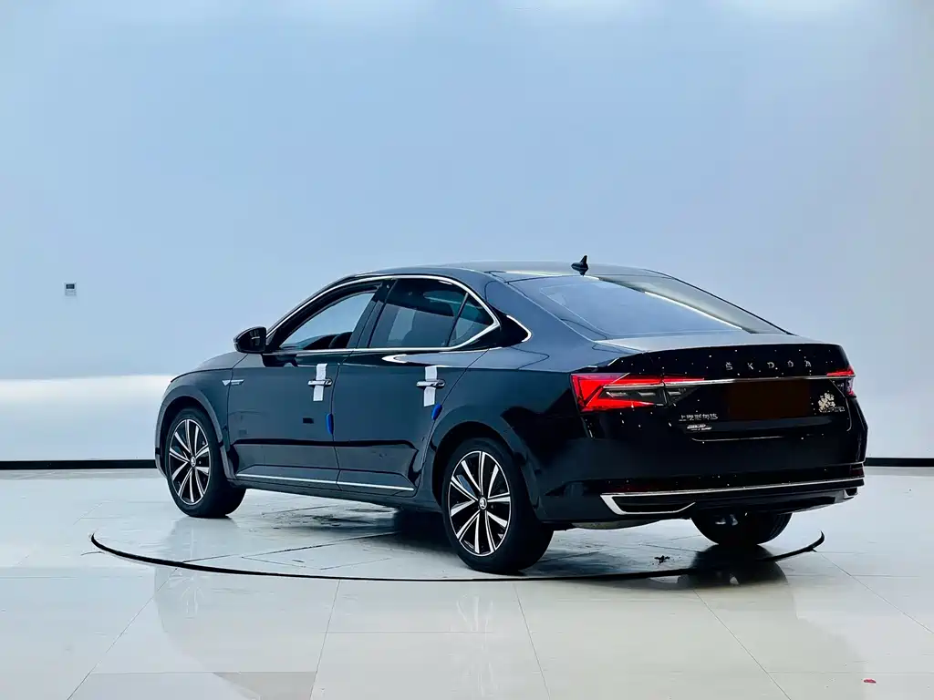 Skoda Superb TSI280 DSG Premium Edition, фото 4