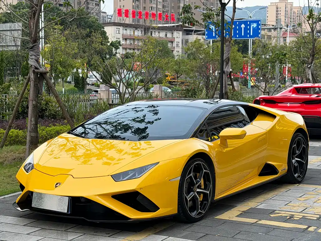 Lamborghini Huracán 2021