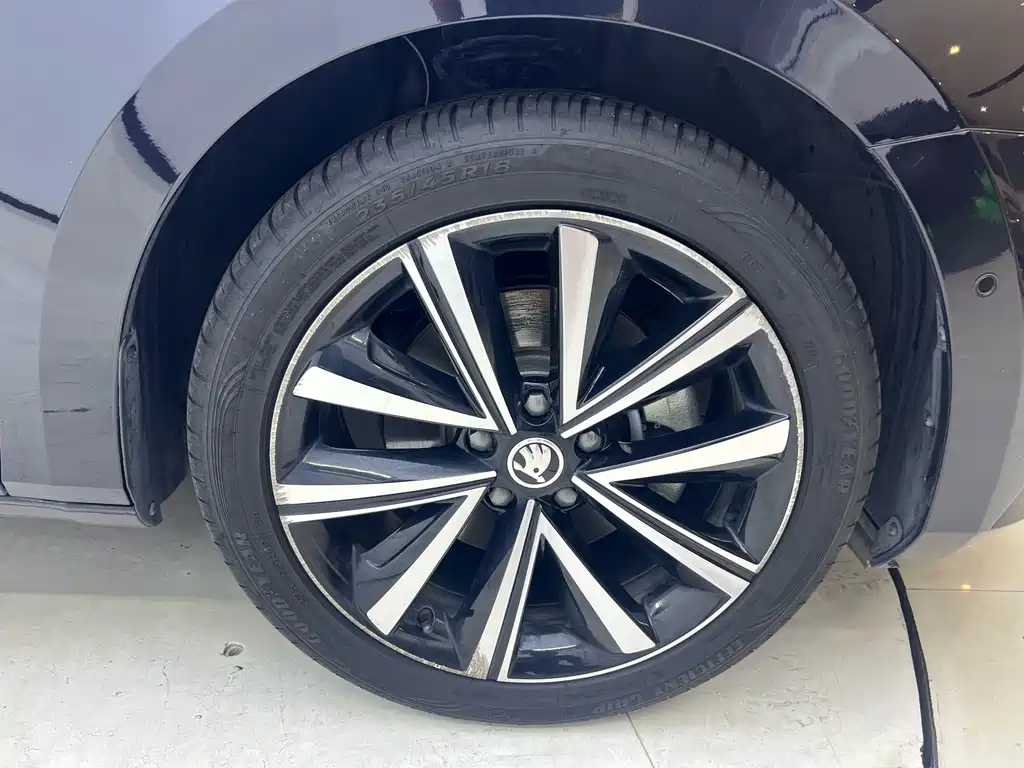 Skoda Superb TSI280 DSG Premium Edition, фото 24