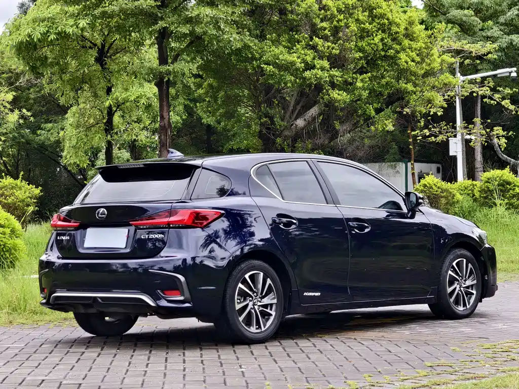 Lexus CT — миниатюра 12