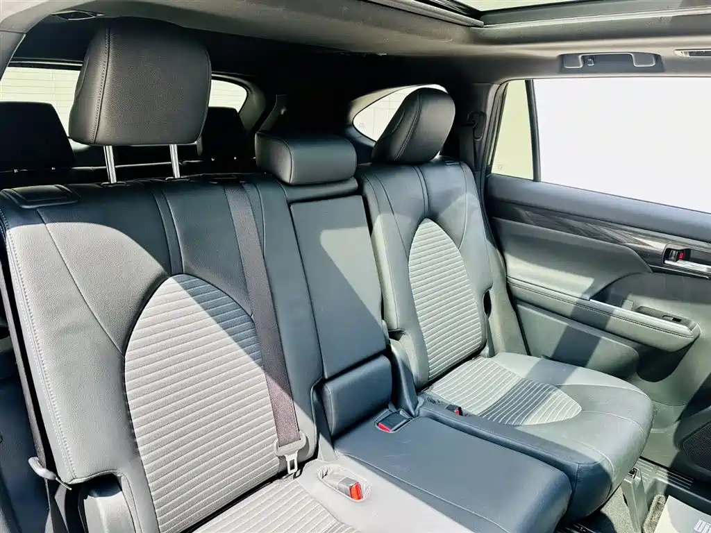 Toyota Crown Kluger 2022 2.0T