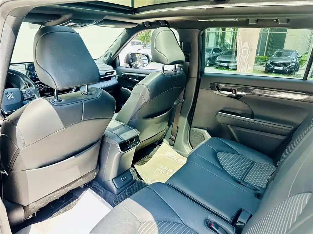 Toyota Crown Kluger 2022 2.0T