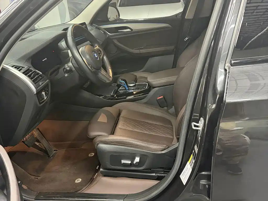 BMW iX3 — миниатюра 8