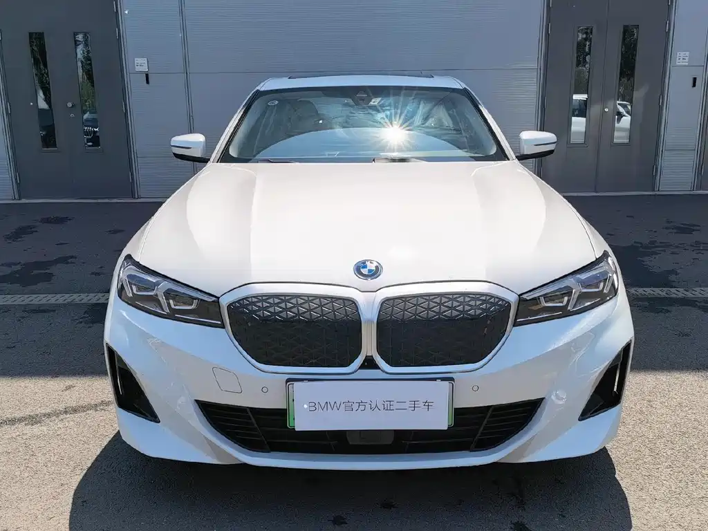 BMW i3 2025 eDrive 35 L
