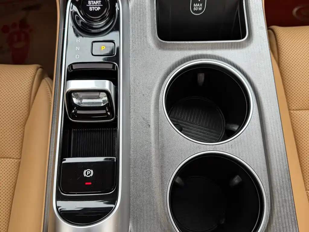 GAC Motor Trumpchi E8 PHEV — миниатюра 18