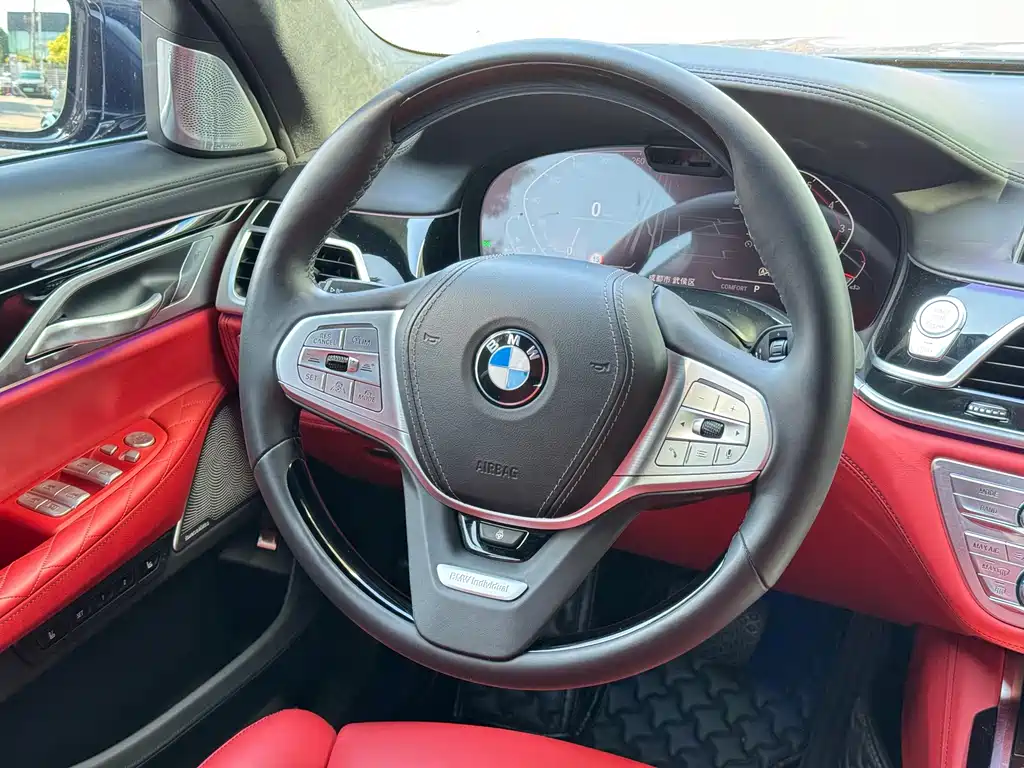 BMW 7 Series — миниатюра 8