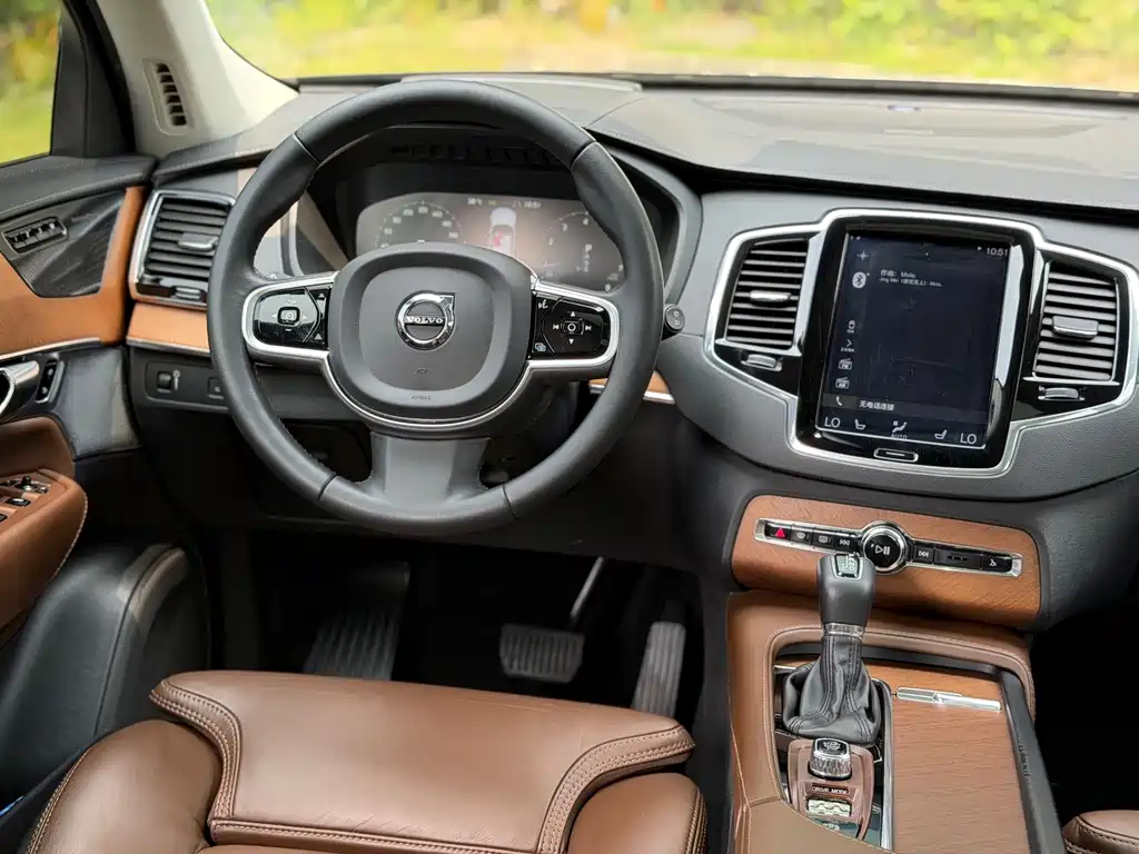 Volvo XC90 — миниатюра 8