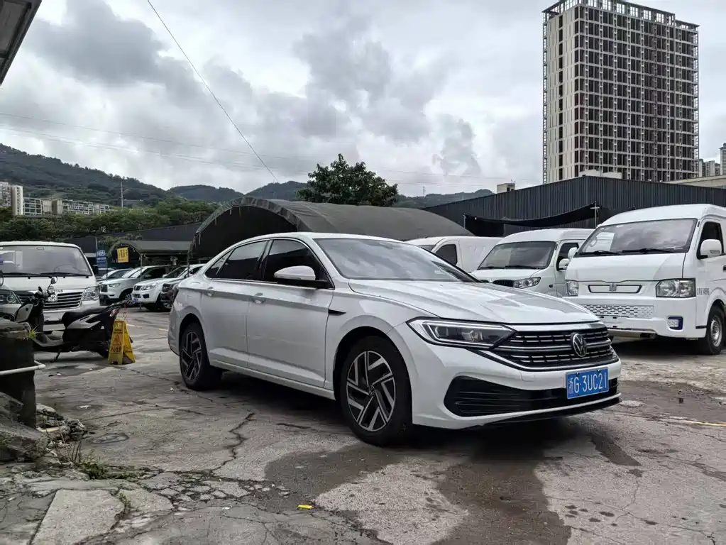 Volkswagen Sagitar 2025
