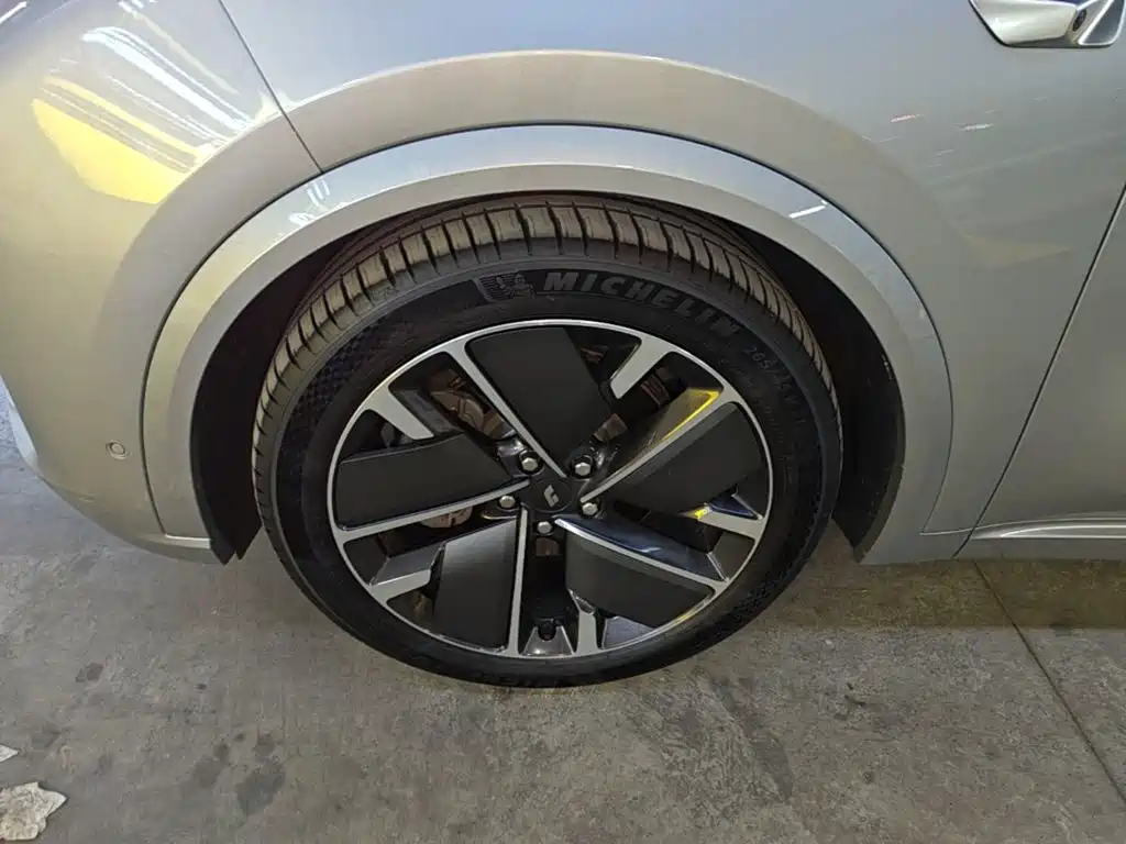 Li Auto Li L8 — миниатюра 23