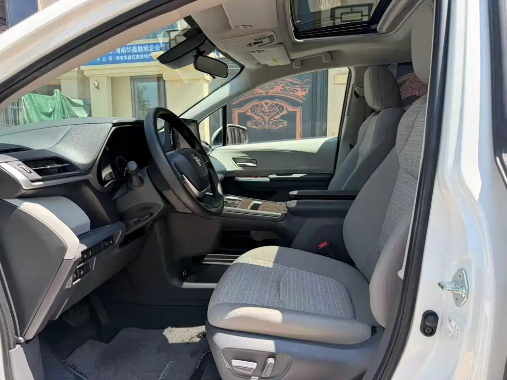 Toyota Sienna 2023 2.5L Comfort