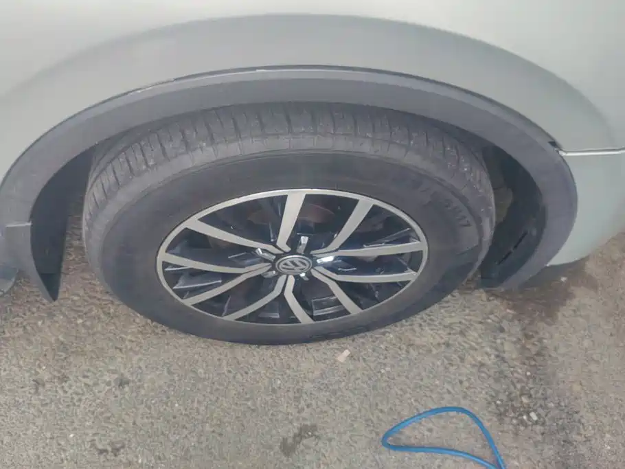 Volkswagen Tiguan L — миниатюра 6