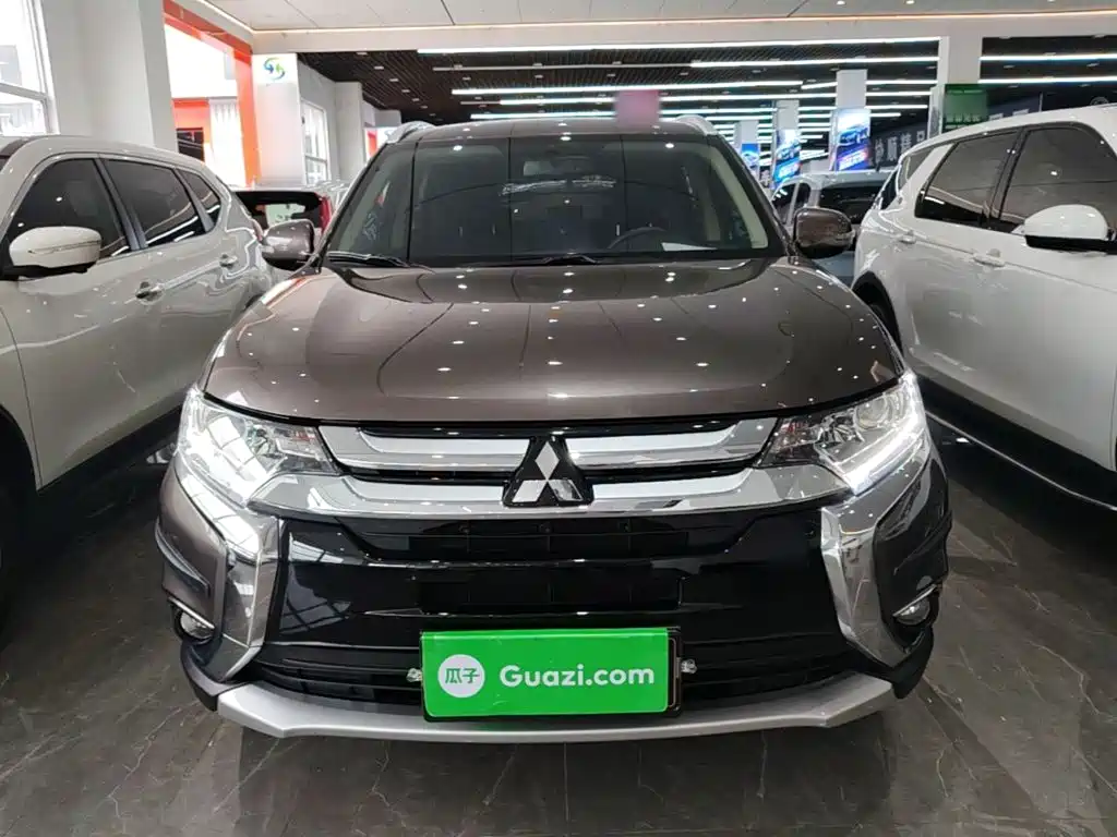 Mitsubishi Outlander — миниатюра 3