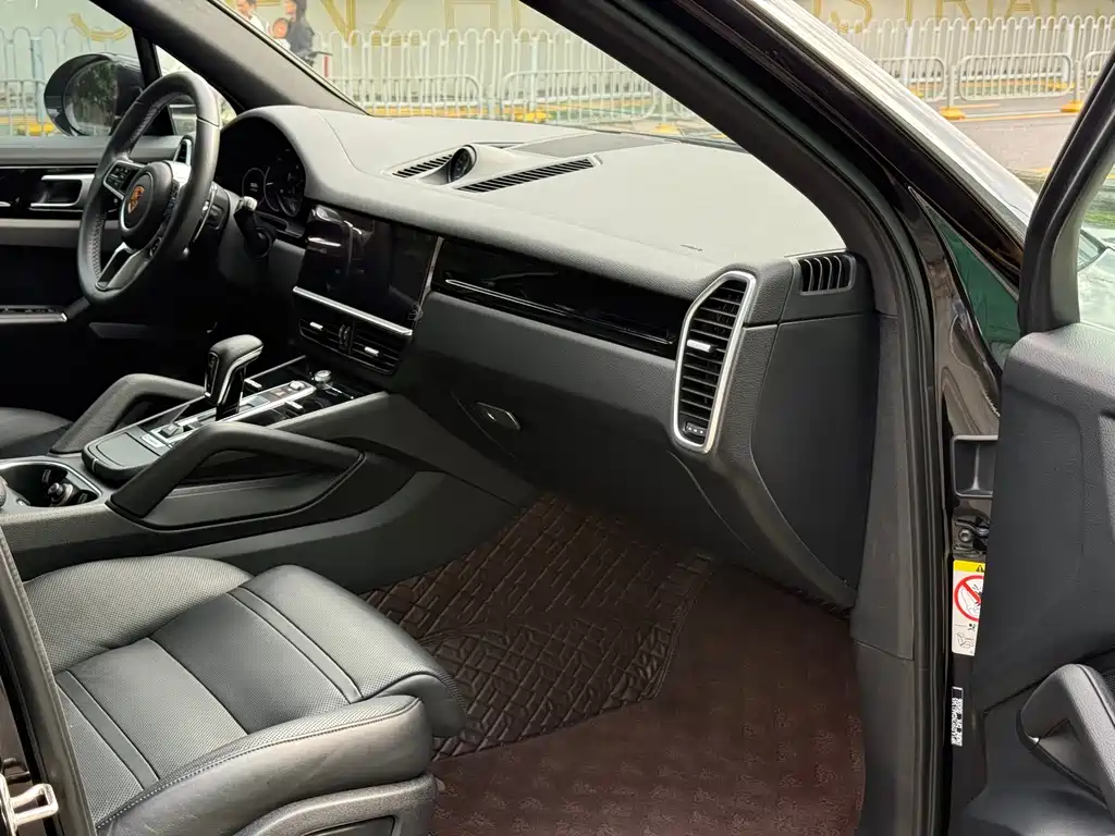 PORSCHE CAYENNE NEW ENERGY