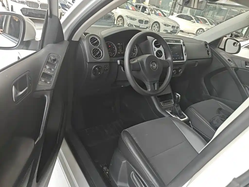 Volkswagen Tiguan - фото 16