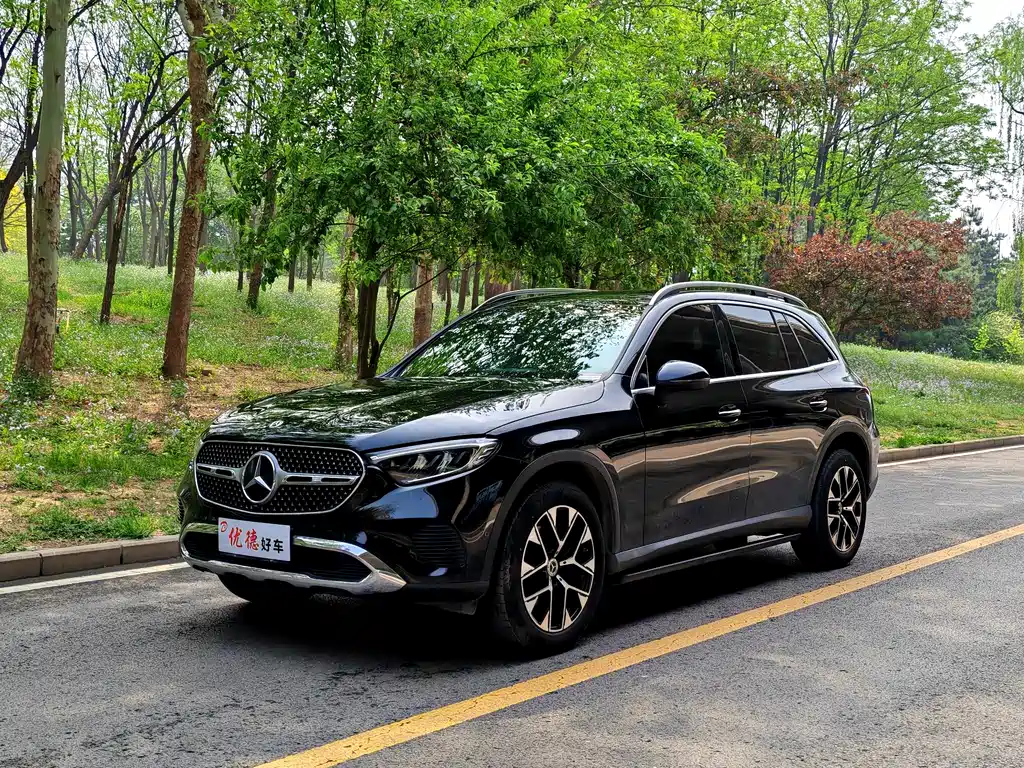Mercedes-Benz GLC 2023