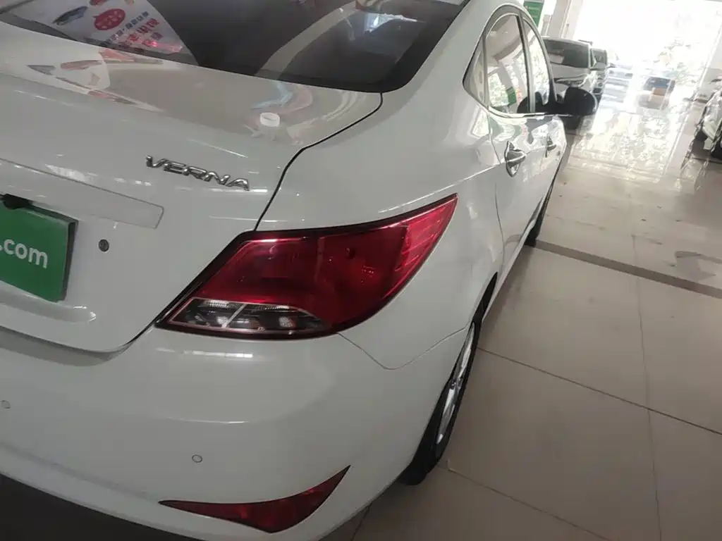 Hyundai Verna — миниатюра 8