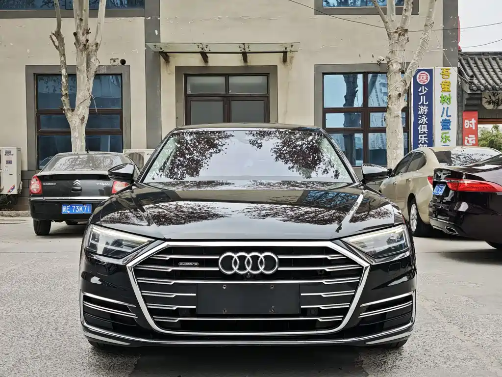 AUDI A8