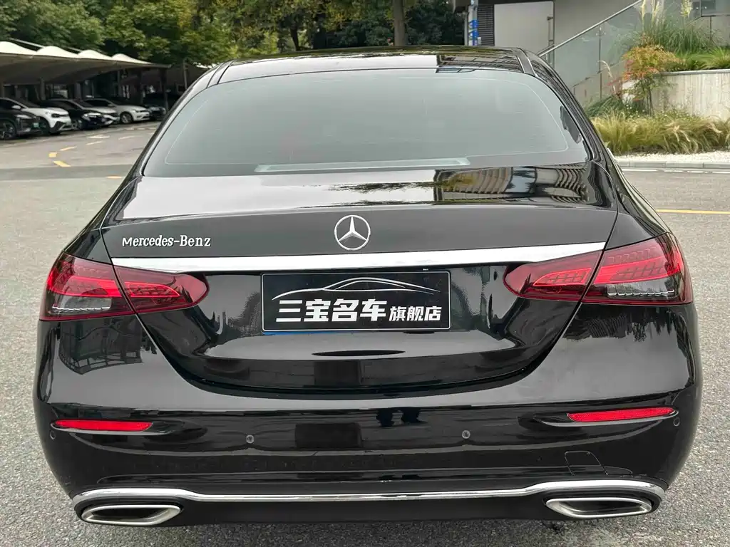 Mercedes-Benz E-Class — миниатюра 5