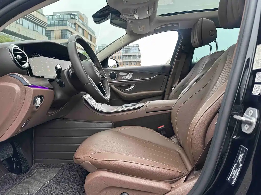 Mercedes-Benz E-Class — миниатюра 8