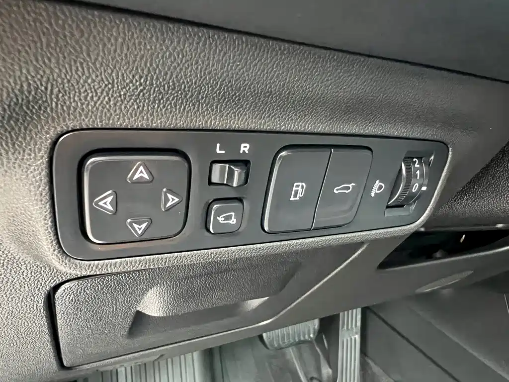 Changan UNI-K iDD — миниатюра 16