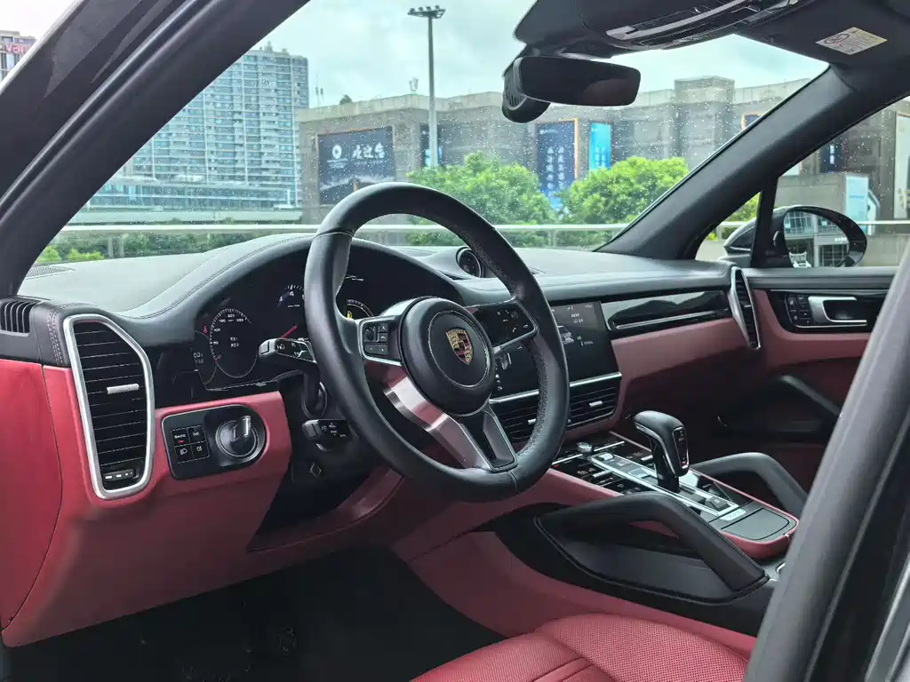 Porsche Cayenne — миниатюра 5