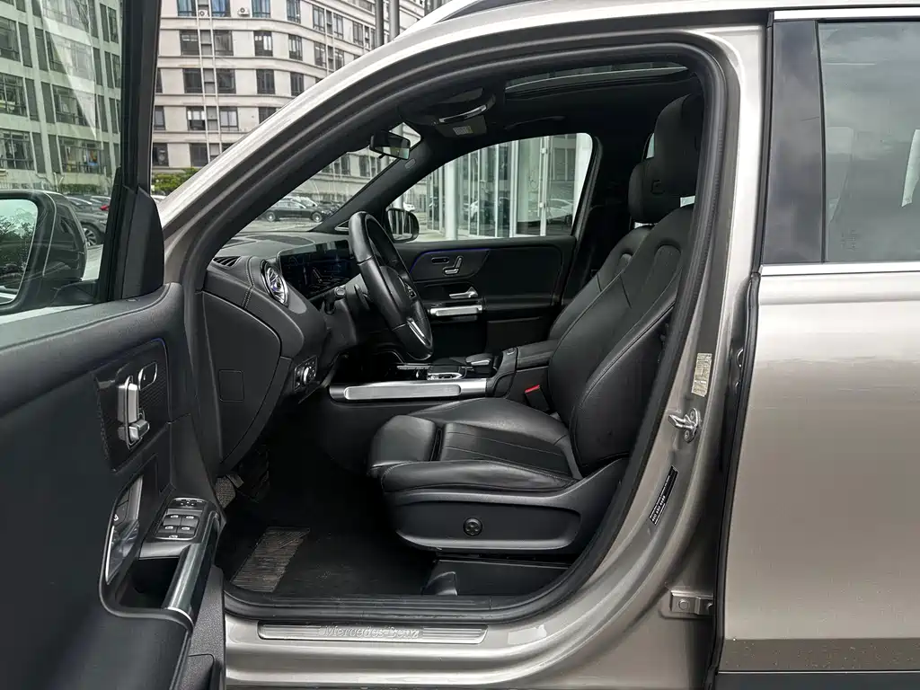 Mercedes-Benz GLB — миниатюра 10