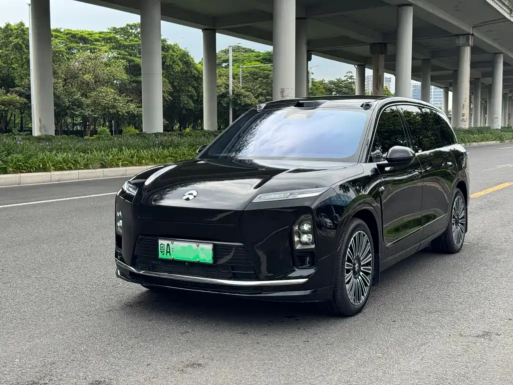 NIO ES8