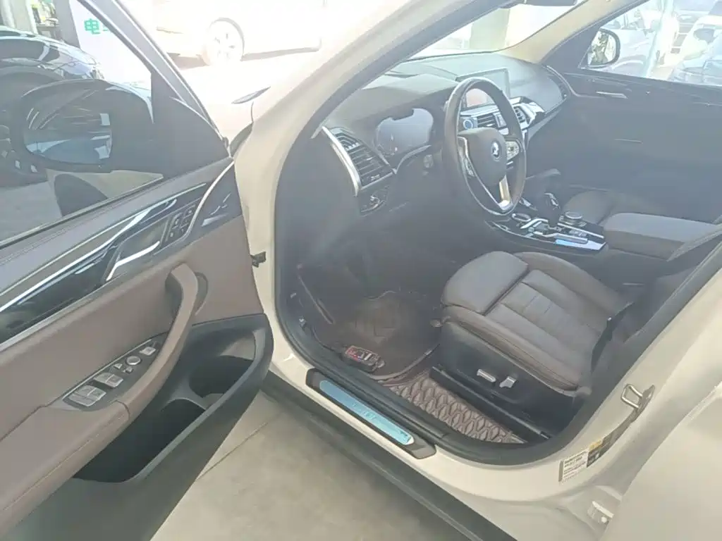 BMW iX3 — миниатюра 16