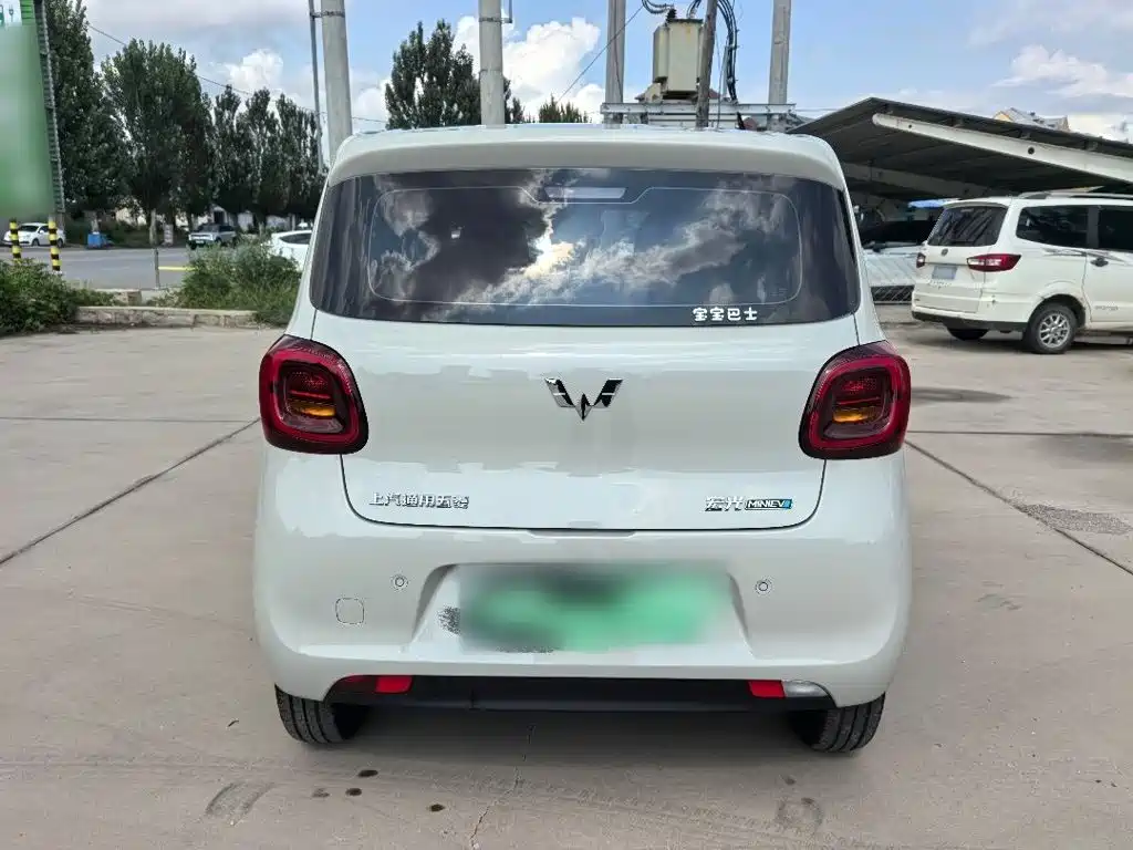 Wuling MINIEV — миниатюра 9
