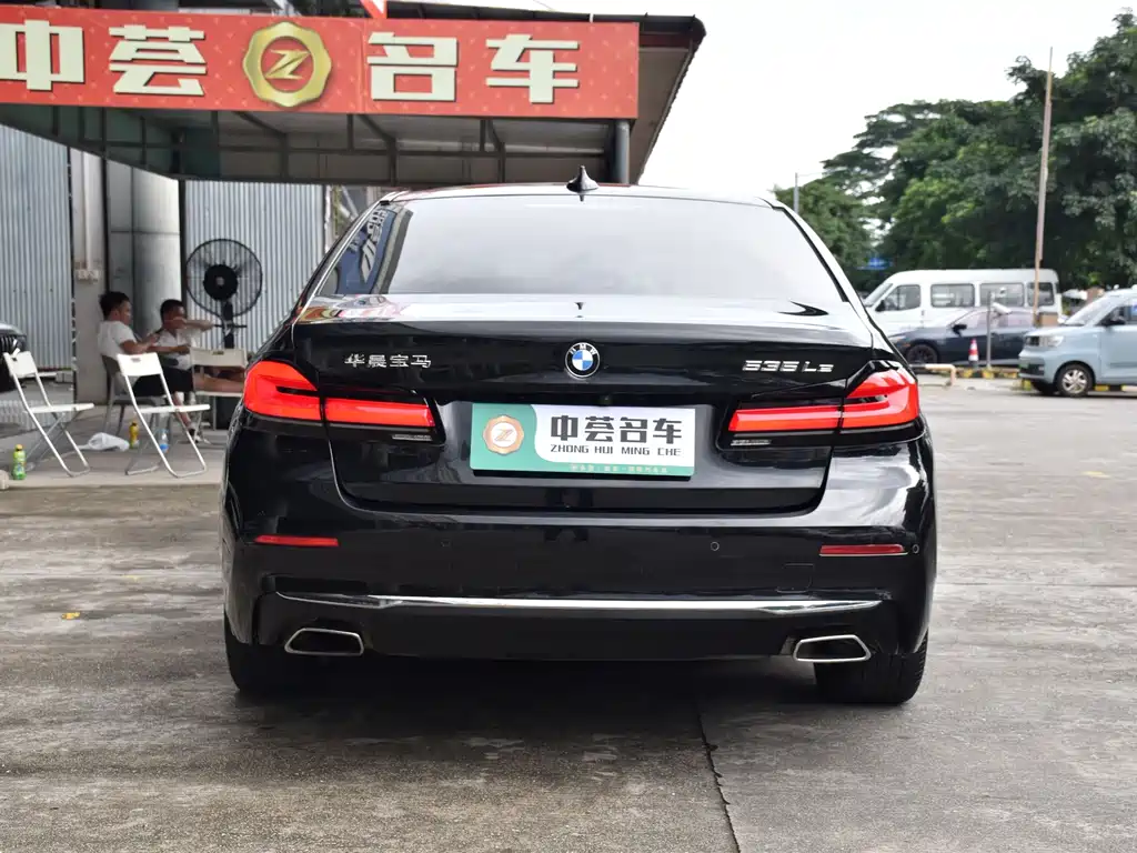 BMW 5 Series New Energy — миниатюра 16